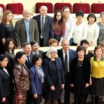 Gruppenbild der Teilnehmer des Symposiums. Das Projekt l&auml;uft seit 2013 und steht unter der Leitung von Dr. Sandra Essbauer (1.R.5.v.l.) vom Institut f&uuml;r Mikrobiologe der Bundeswehr. | Foto: Anne Grundig