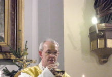 Die konservative katholische Kirche lebt in Kasachstan