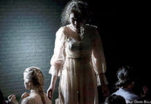 Modernes Tanztheater „Kyz Kuu“ bringt Brautraub auf die Bühne