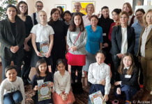 Ein Comic-Wettbewerb: Schneewittchen trifft Zhirenschi Gewinner des Ein Comic-Wettbewerb