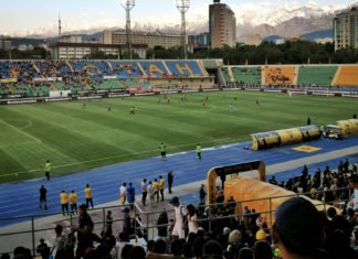Am 9. Mai im Fußballstadion Fußball in Almaty