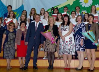 „Ein Leuchtturm der Deutschvermittlung in Kasachstan“ DSD-Zertifikat