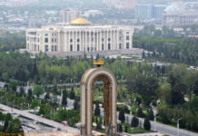 Zwei Wochen, vier Länder: Eine Studienexkursion durch Zentralasien Blick auf Duschanbe.