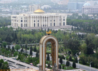 Zwei Wochen, vier Länder: Eine Studienexkursion durch Zentralasien Blick auf Duschanbe.