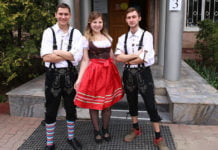 Stereotype über Deutsche: Schnitzel, Lederhosen, Bier Stereotype
