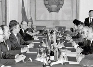 30 Jahre diplomatische Beziehungen