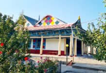 Ungewöhnlich bunt – Die Dunganen-Moschee in Karakol