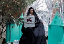 Das kasachische Abenteuer in Venedig Biz Keste Nähen im Temporary Temple for the New Genius. ORTA Collective, Kasachstan-Pavillon auf der 59. Internationalen Kunstausstellung – La Biennale di Venezia.