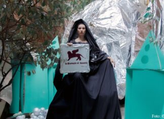 Das kasachische Abenteuer in Venedig Biz Keste Nähen im Temporary Temple for the New Genius. ORTA Collective, Kasachstan-Pavillon auf der 59. Internationalen Kunstausstellung – La Biennale di Venezia.