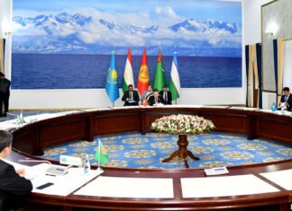 Gutnachbarschaftliche Zusammenkunft mit einem Makel