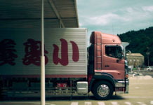 Gesucht: Europas Antwort auf Chinas Seidenstraße Ein chinesischer LKW auf dem Weg nach Westen.