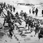 Укладка_рельс_на_трассе_Туркестано-Сибирской_железной_дороги_(1929)