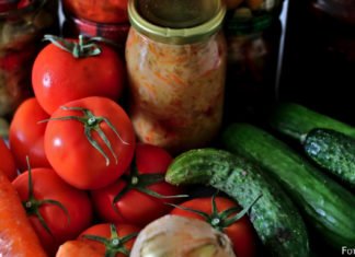 Obst und Gemüse aus eigener Zucht