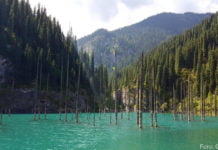 Präsident Tokajew führt Strategie zur Stärkung des Tourismussektors in Kasachstan ein Kaindy