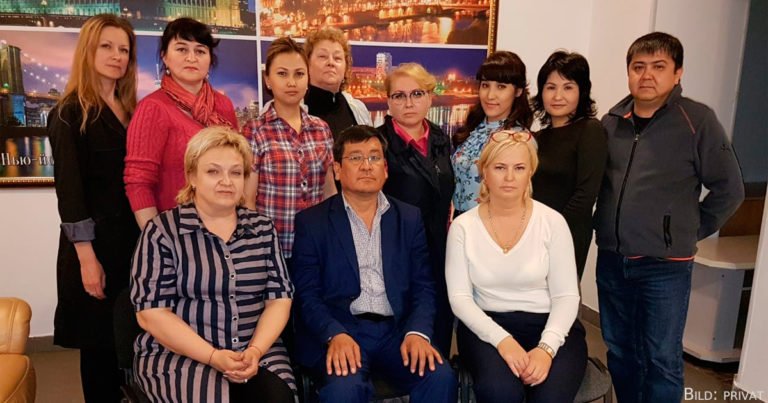 Die alltägliche Hilfe der Volksversammlung Kasachstans