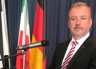 Minderheitenbeauftragter warnt vor Geschichtsvergessenheit in Deutschland