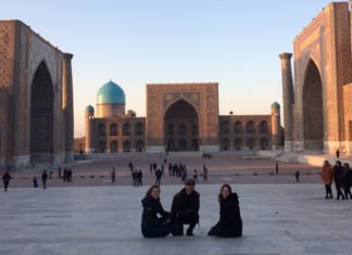 Einmal mit Tüten voller Bargeld auf der Seidenstraße shoppen gehen