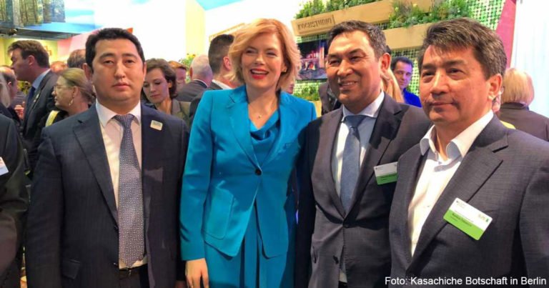 Kasachische Delegation besucht Grüne Woche in Berlin