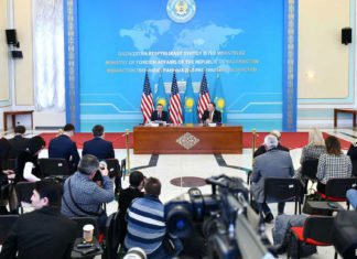 Mike Pompeo in Kasachstan