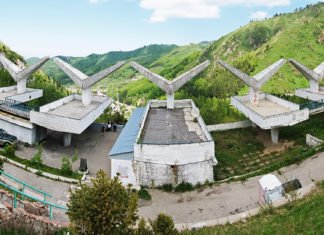 842 Stufen bis zum „Schwalbensprung“