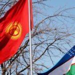 Die-Flaggen-von-Kirgisistan-und-Usbekistan
