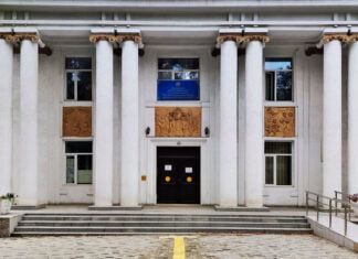 Tschokan Walichanow, Ivan Vahek und das Gymnasium Nr. 12