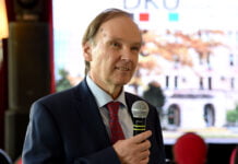 Feierlicher Präsidentenwechsel an der DKU