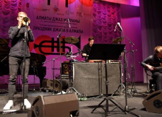 Jazz-Musik des Matthias Lindermayr-Trios für Zentralasien