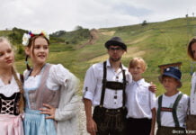 Almaty – Deutsche präsentierten ihre Kultur