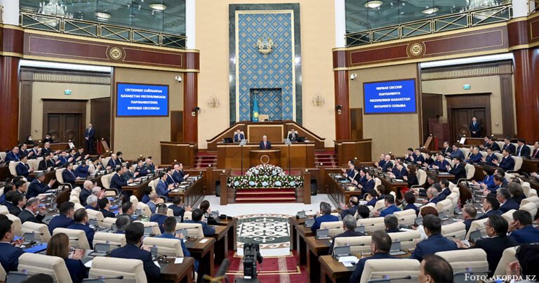 Kasachstans neues Parlament kommt erstmals zusammen
