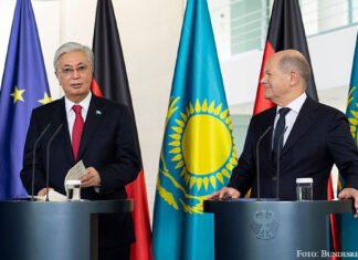 Gute Zusammenarbeit ausbauen Im Bundeskanzleramt: Bundeskanzler Olaf Scholz empfängt den Präsidenten der Republik Kasachstan, Kassym-Schomart Tokajew.