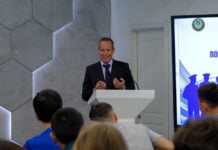 „Nehmt Euch Zeit, zuzuhören. Und zwar einem breiten Spektrum an Stimmen”