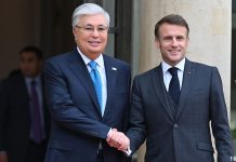 Präsident Tokajew auf Staatsbesuch in Frankreich