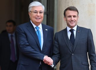 Präsident Tokajew auf Staatsbesuch in Frankreich