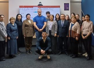 Professor Sebastian Lang in Almaty: Gastvorlesung an der Sätbajew Universität