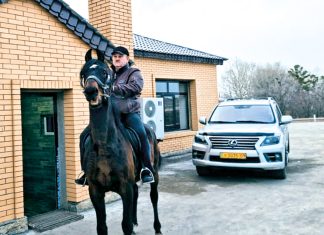 Kasachstandeutsche Rückkehrer möchten ihr Heimatdorf wiederbeleben