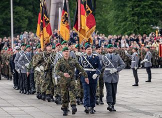 Zwei Armeen – zwei Welten?