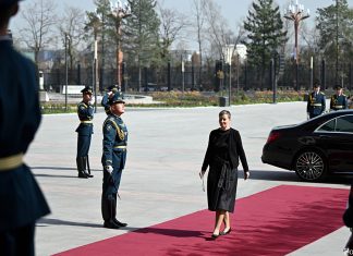 Präsident Schaparow empfängt neue deutsche Botschafterin Monika Lenhard