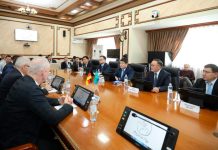 Gespräche über gemeinsame Projekte in Mangystau