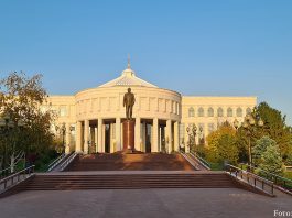 Der weiße Palast in Taschkent – Das Islam Karimow Museum