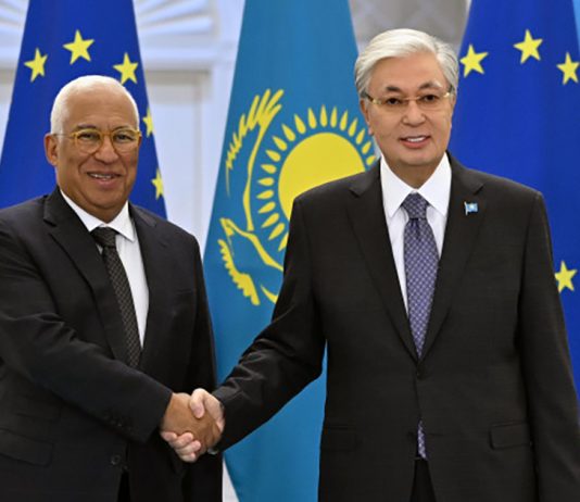 EU und Kasachstan beginnen Verhandlungen über Visaerleichterungen und vertiefte Partnerschaft