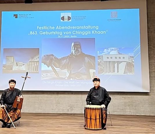 Festliche Abendveranstaltung zum 863. Geburtstag von Chinggis Khaan der Botschaft der Mongolei und des Museums für Vor- und Frühgeschichte
