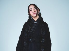 Yenlik: Erste kasachische Künstlerin beim deutschen Musikformat A COLORS SHOW