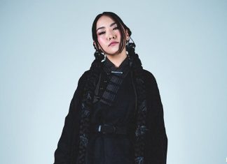 Yenlik: Erste kasachische Künstlerin beim deutschen Musikformat A COLORS SHOW