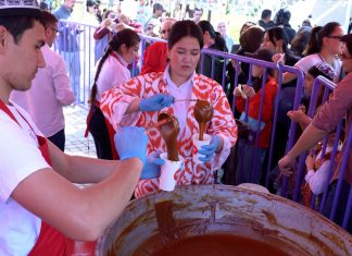 Essen, Singen und Tanzen, bis es regnet
