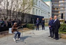 Symbol der Partnerschaft: Kasachstan und Deutschland pflanzen Tulpen in Berlin