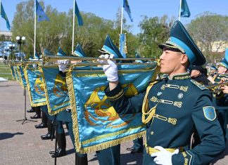 Kasachstan ehrt Verteidiger und Helden