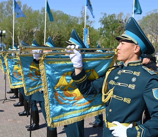 Kasachstan ehrt Verteidiger und Helden