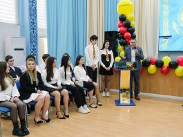 Von den ersten Deutschstunden bis zum internationalen Diplom: Feierliche Übergabe der DSD-II-Diplome am Gymnasium Nr. 68