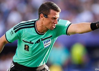 Vom Debüt bis zum Eklat: Wie usbekische Schiedsrichter ihre erste Fußball-Weltmeisterschaft erlebten